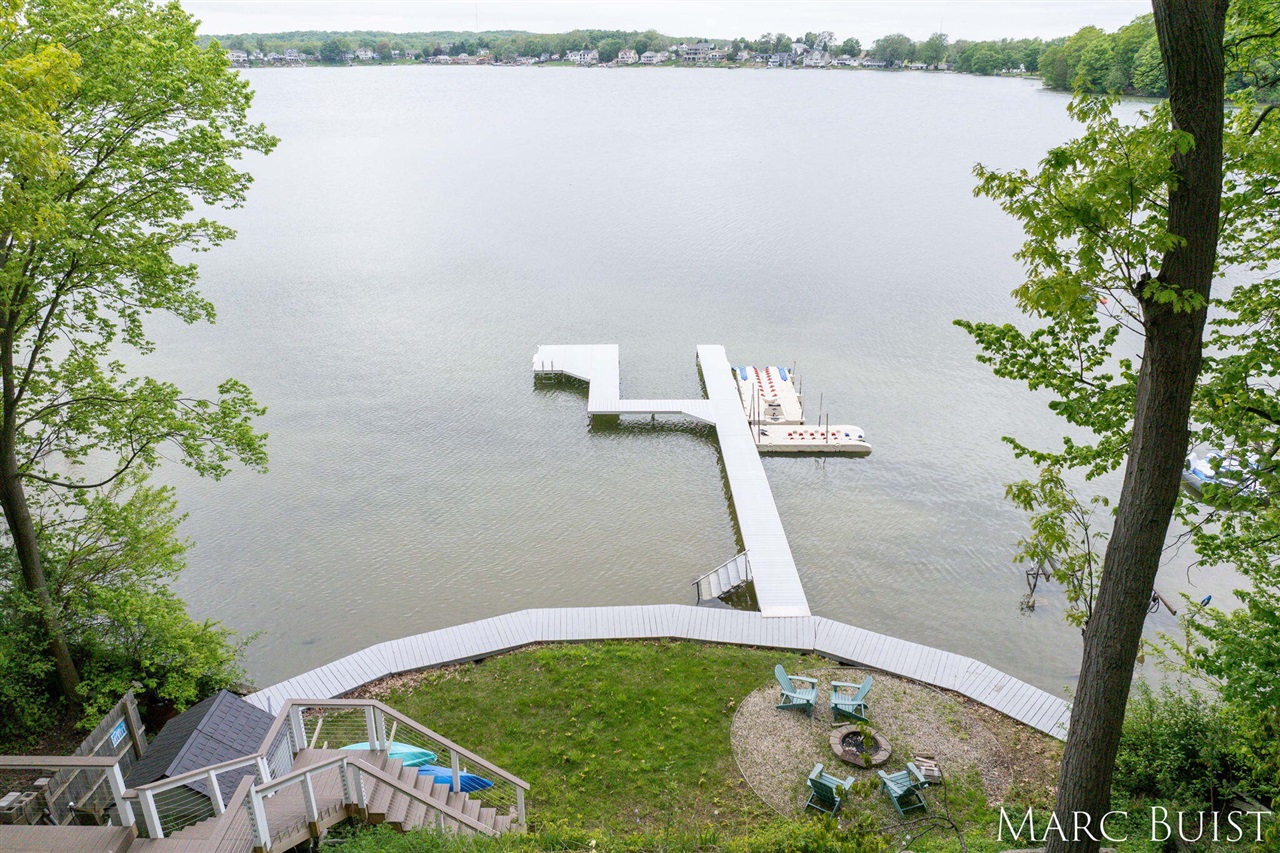 Homes for sale in Caledonia, MI | 4626 Hilltop Dr, Caledonia, MI 49316 | MLS# 70500617