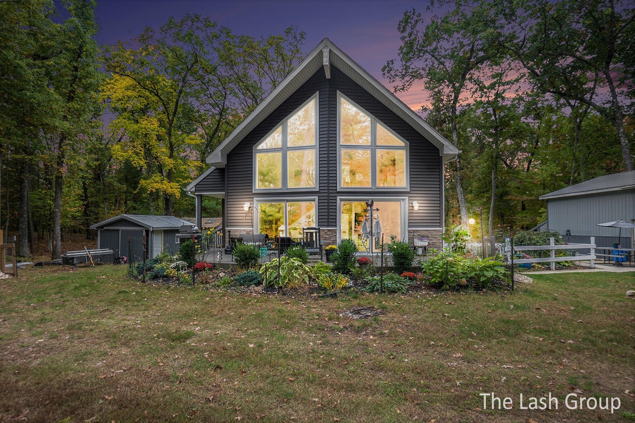 Homes for sale in Newaygo, MI | 5980 E Division St, Newaygo, MI 49337 | MLS# 70500623