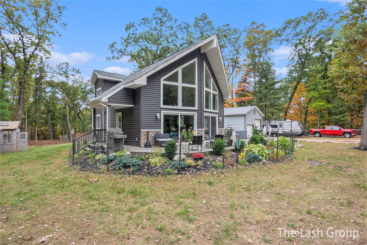 Homes for sale in Newaygo, MI | 5980 E Division St, Newaygo, MI 49337 | MLS# 70500623