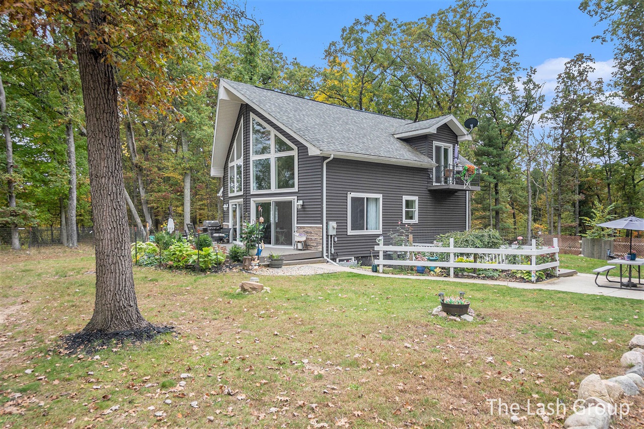 Homes for sale in Newaygo, MI | 5980 E Division St, Newaygo, MI 49337 | MLS# 70500623