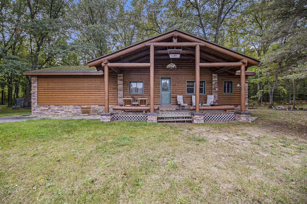 Homes for sale in Manistee, MI | 10685 Caberfae Hwy, Manistee, MI 49660 | MLS# 70500703