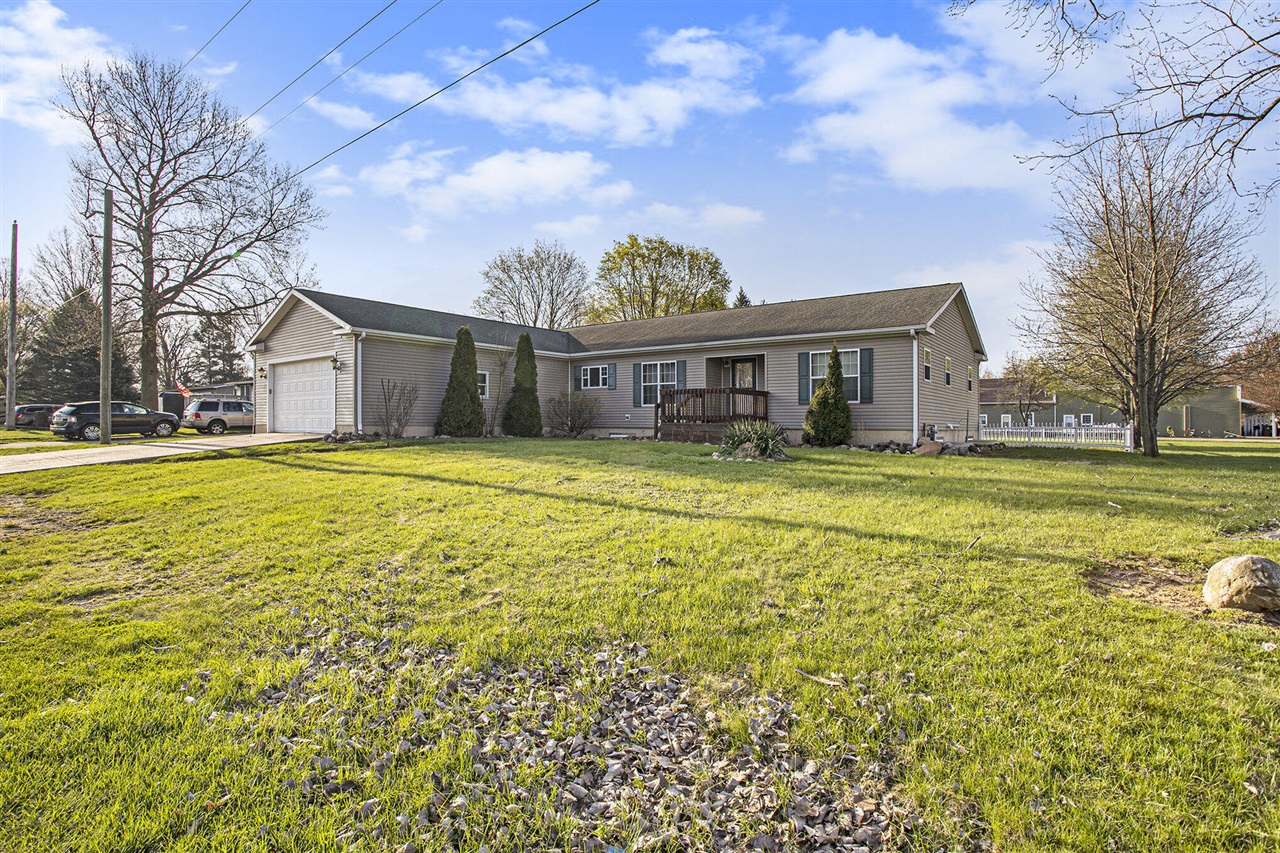 Homes for sale in Marshall, MI | 17026 H Dr, Marshall, MI 49068 | MLS# 70500705