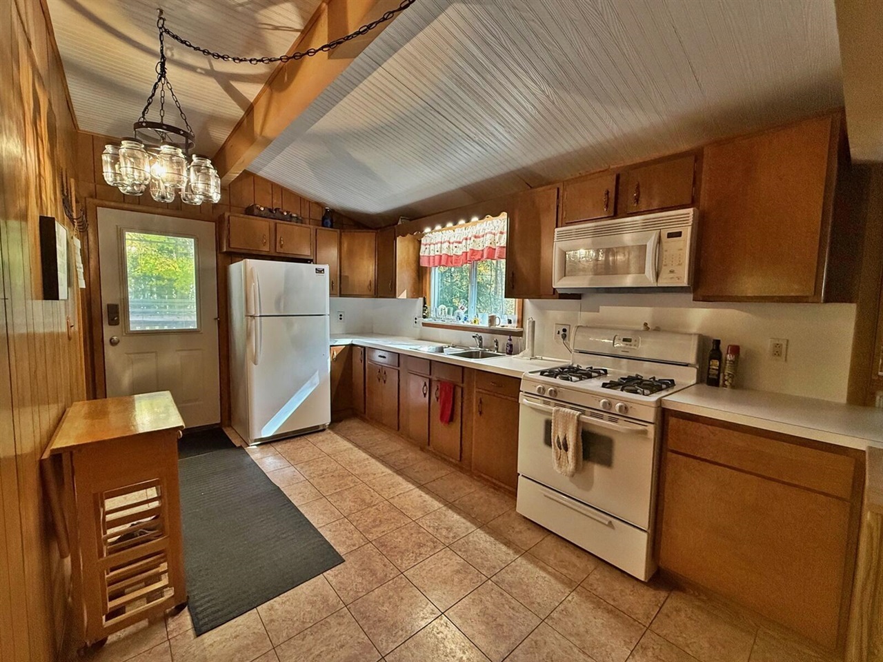 Homes for sale in Canadian Lakes, MI | 11167 Birwood Dr, Canadian Lakes, MI 49346 | MLS# 70500783