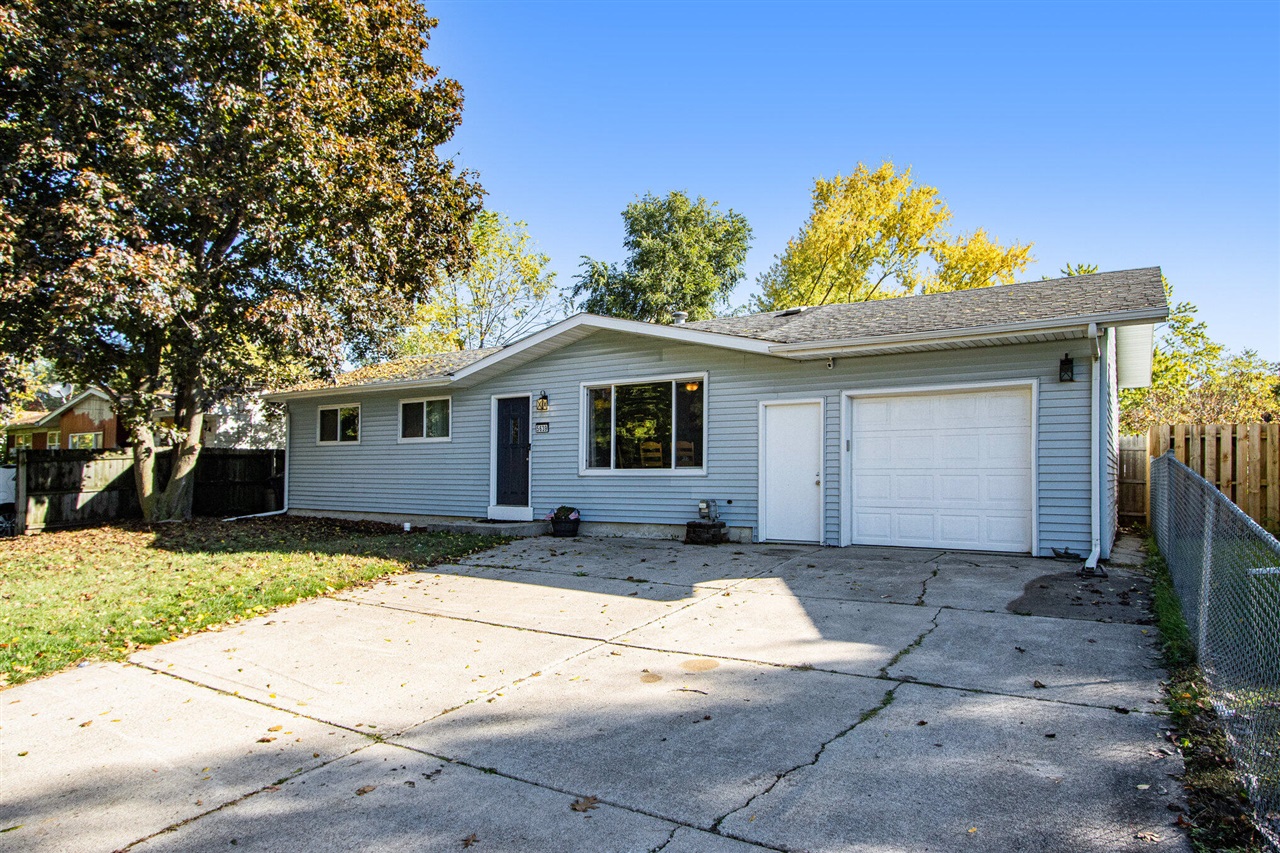 Homes for sale in Portage, MI | 5639 S Sprinkle Rd, Portage, MI 49002 | MLS# 70500925