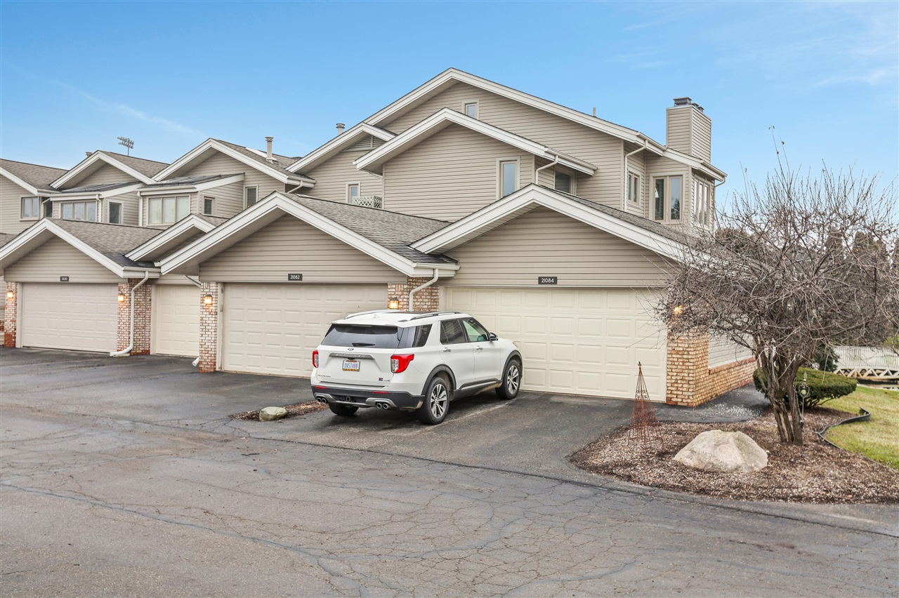 Homes for sale in Northville, MI | 21082 Boulder Cir, Northville, MI 48167 | MLS# 70500945