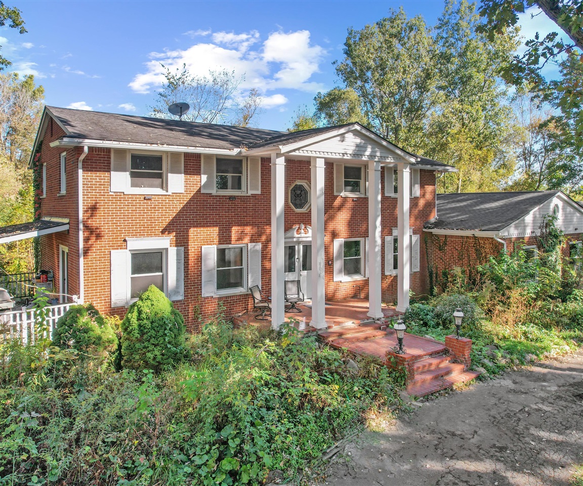 Homes for sale in Northville, MI | 48000 Eight Mile, Northville, MI 48167 | MLS# 70500947