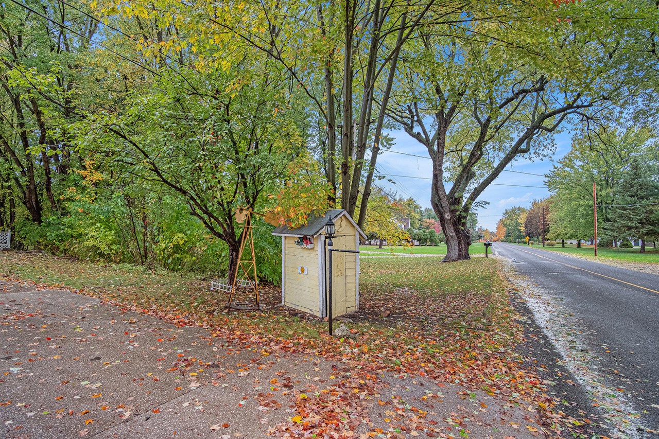 Homes for sale in Grand Rapids, MI | 13355 Kenowa Ave, Grand Rapids, MI 49544 | MLS# 70500975