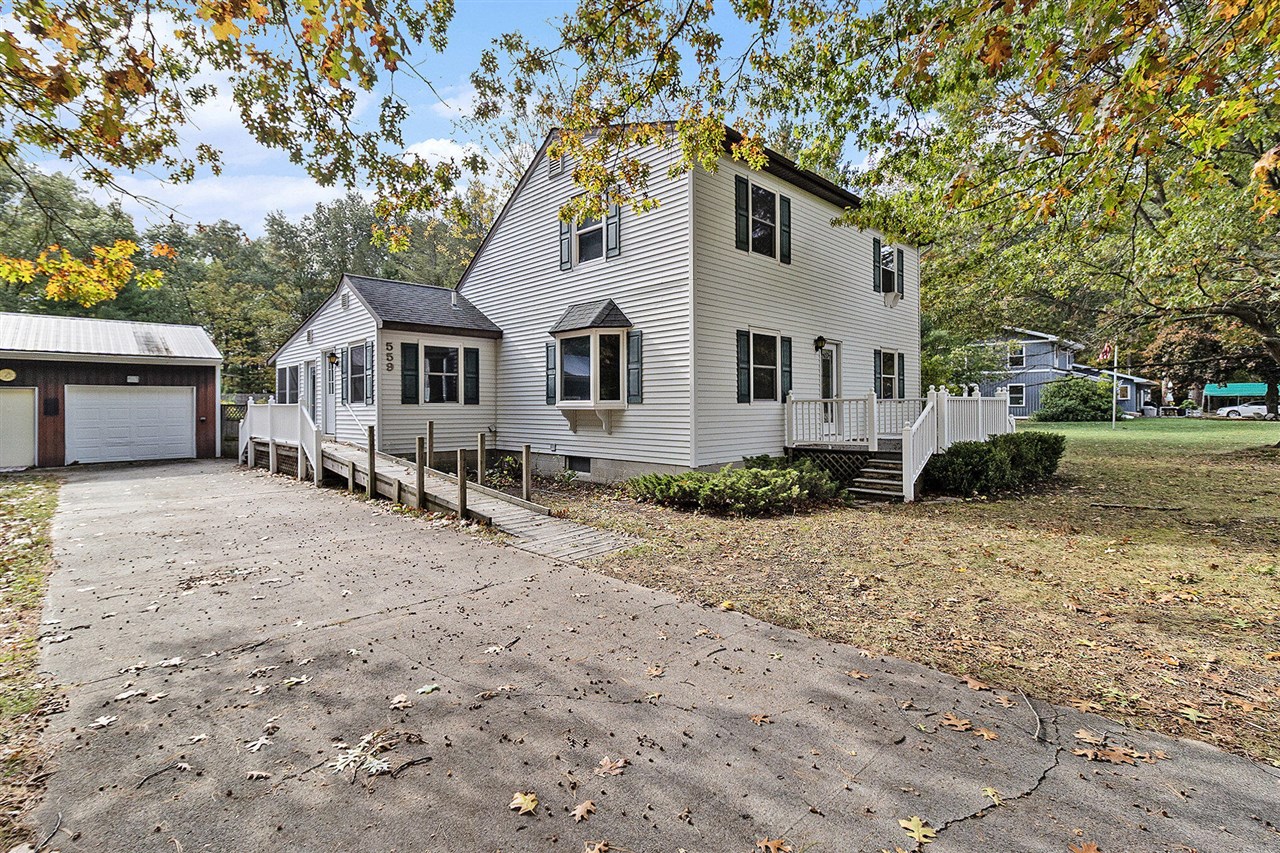 Homes for sale in Pentwater, MI | 559 E Sands St, Pentwater, MI 49449 | MLS# 70501119