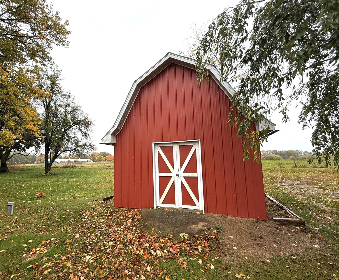 Homes for sale in Delton, MI | 6961 Shoreline Dr, Delton, MI 49046 | MLS# 70501289