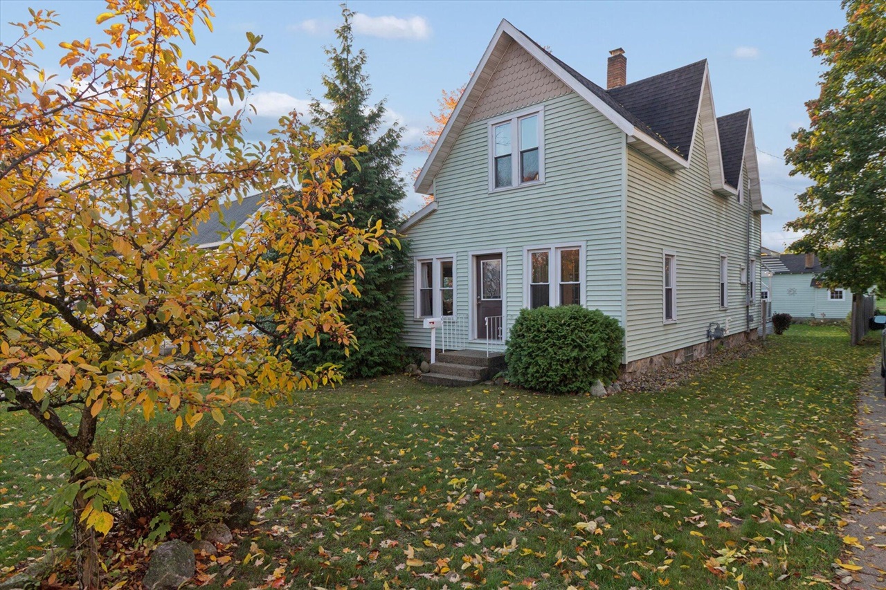 Homes for sale in Reed City, MI | 223 W Todd Ave, Reed City, MI 49677 | MLS# 70501366