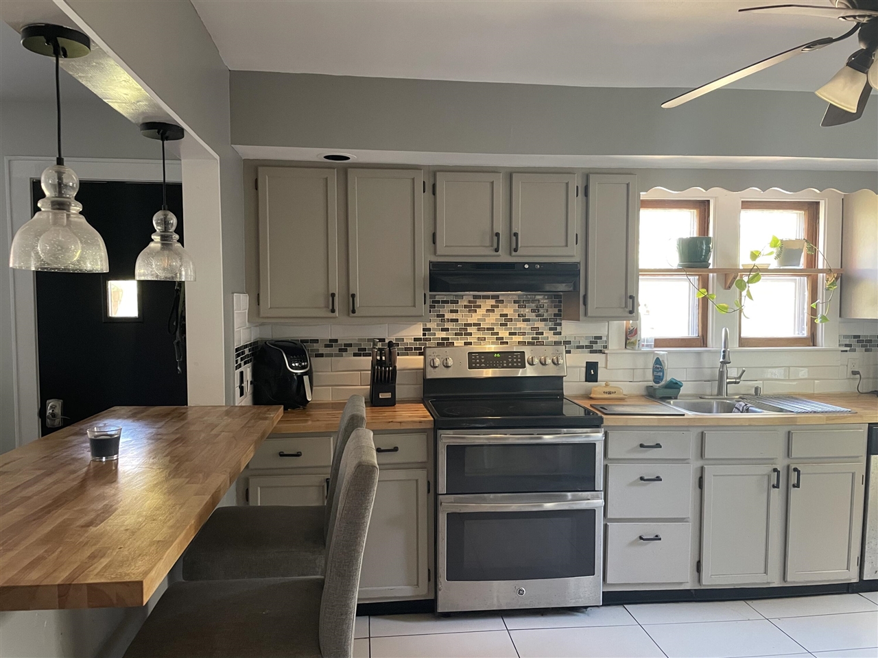 Homes for sale in Norton Shores, MI | 169 W Hile Rd, Norton Shores, MI 49441 | MLS# 70501464