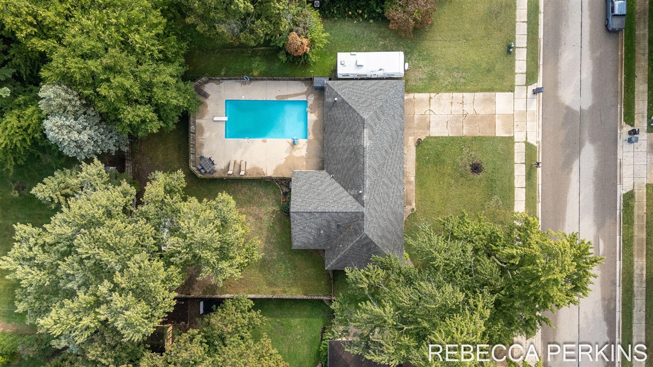 Homes for sale in Zeeland, MI | 579 W Huizenga Ave, Zeeland, MI 49464 | MLS# 70501488