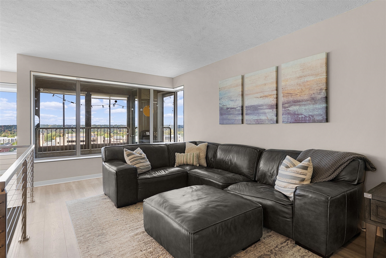 Homes for sale in Grand Rapids, MI | 124 Campau Cir, Grand Rapids, MI 49503 | MLS# 70501514