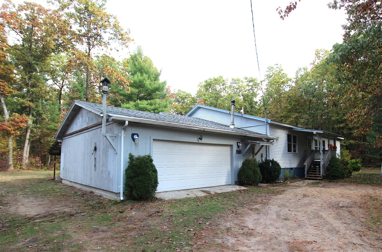 Homes for sale in Newaygo, MI | 7005 E 56th St, Newaygo, MI 49337 | MLS# 70501647