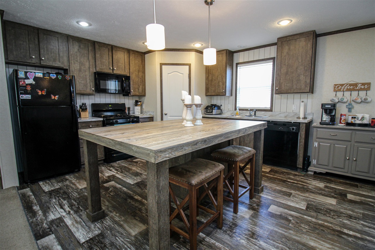 Homes for sale in Kalamazoo, MI | 3550 W Wembley Ln, Kalamazoo, MI 49009 | MLS# 70501744