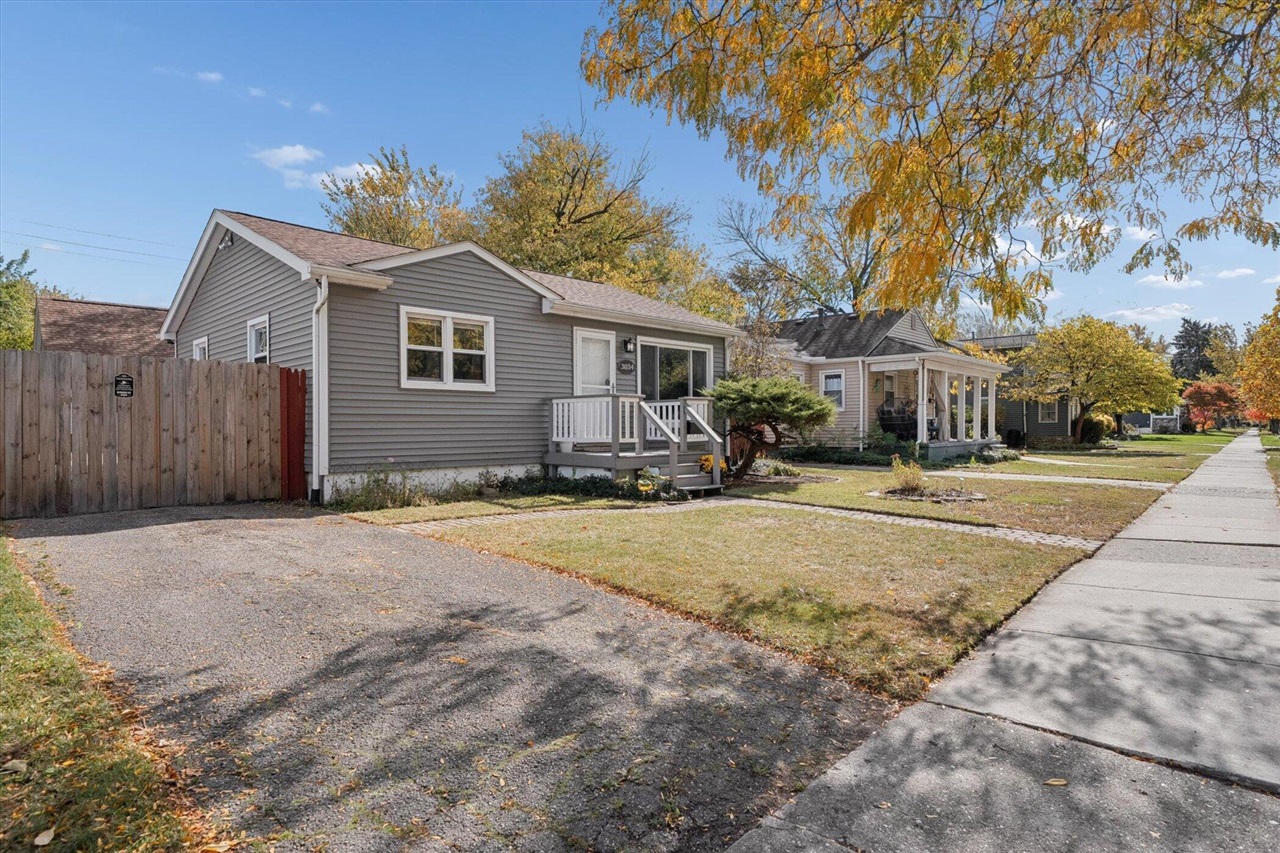Homes for sale in Ferndale, MI | 3034 Paxton St, Ferndale, MI 48220 | MLS# 70501828