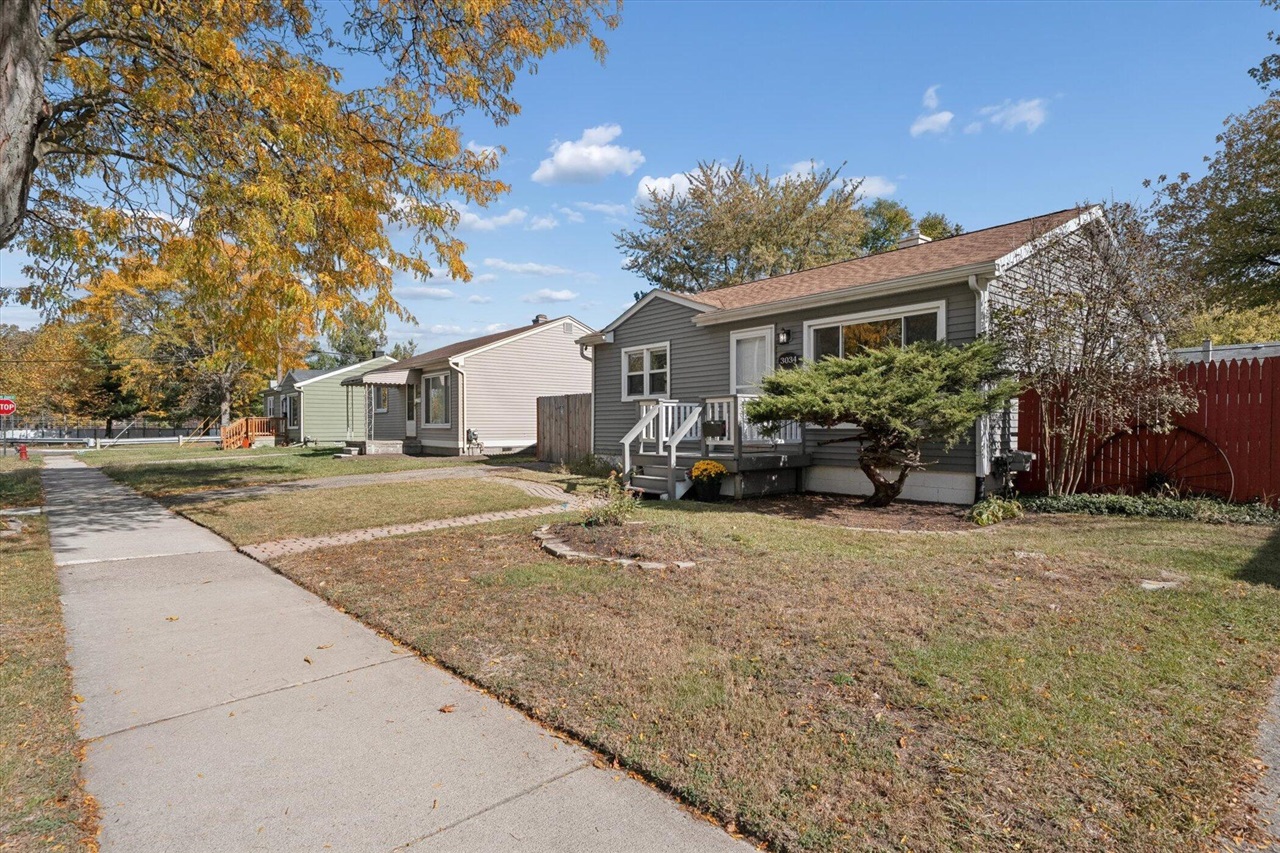 Homes for sale in Ferndale, MI | 3034 Paxton St, Ferndale, MI 48220 | MLS# 70501828
