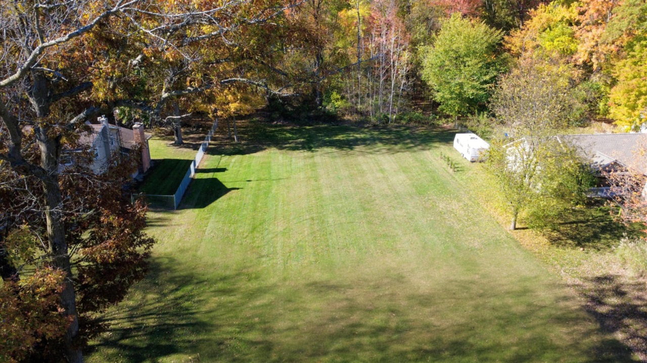 Homes for sale in Greenville, MI | 8040 S Backus Rd, Greenville, MI 48838 | MLS# 70501843