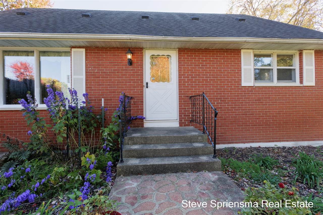 Homes for sale in Jenison, MI | 1520 Winifred St, Jenison, MI 49428 | MLS# 70502079
