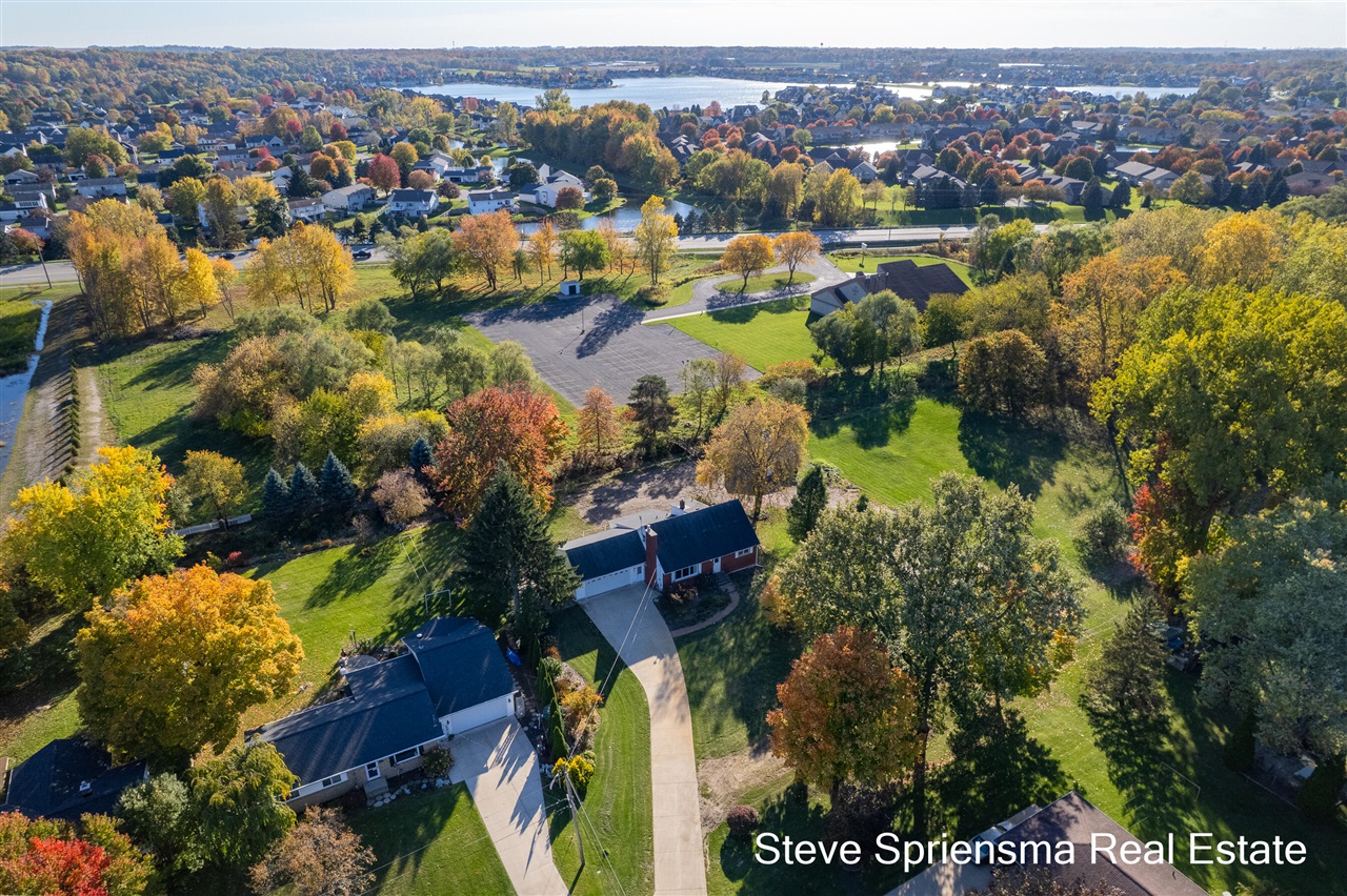 Homes for sale in Jenison, MI | 1520 Winifred St, Jenison, MI 49428 | MLS# 70502079