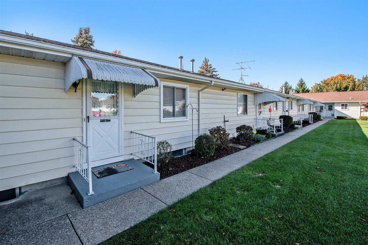 Homes for sale in Kentwood, MI | 713 60th St, Kentwood, MI 49548 | MLS# 70502087