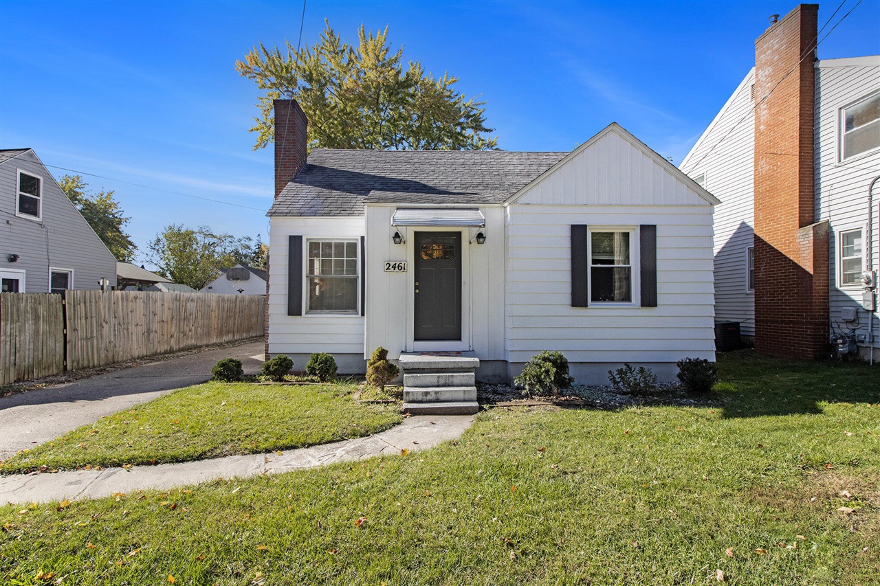 Homes for sale in Wyoming, MI | 2461 Wyoming Ave, Wyoming, MI 49519 | MLS# 70502112