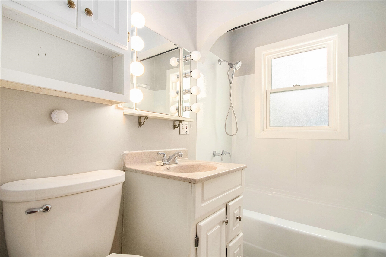 Homes for sale in Wyoming, MI | 2461 Wyoming Ave, Wyoming, MI 49519 | MLS# 70502112