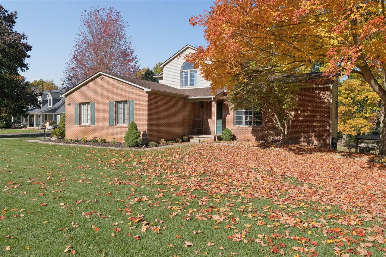 Homes for sale in South Lyon, MI | 13153 Cove Ridge Dr, South Lyon, MI 48178 | MLS# 70502166