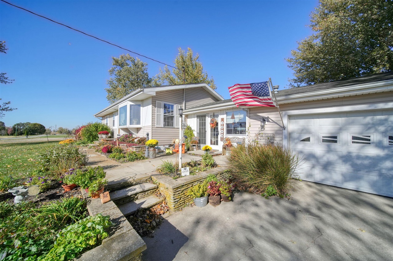 Homes for sale in Adrian, MI | 1284 Codling Rd, Adrian, MI 49221 | MLS# 70502172