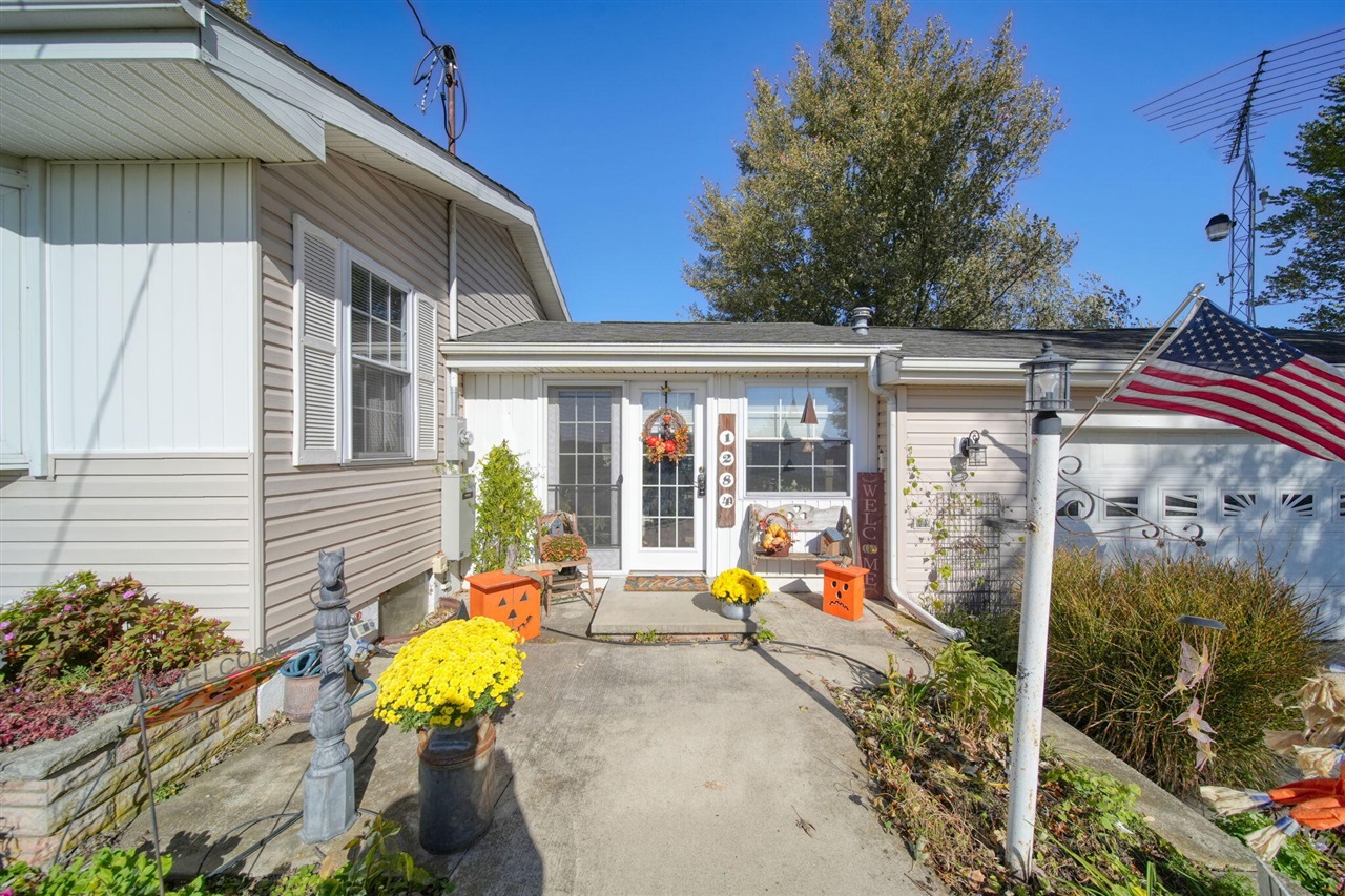 Homes for sale in Adrian, MI | 1284 Codling Rd, Adrian, MI 49221 | MLS# 70502172