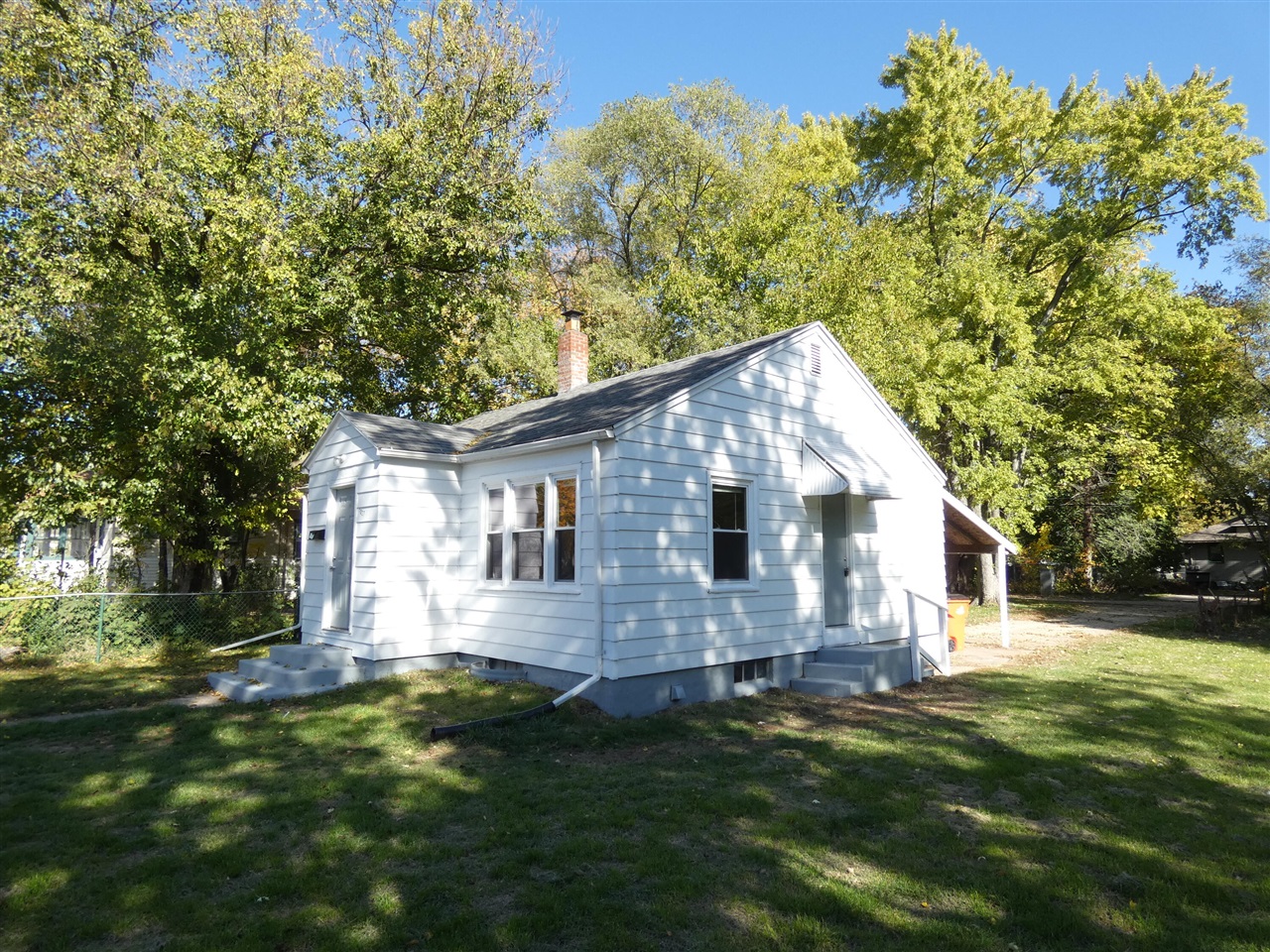 Homes for sale in Benton Harbor, MI | 1027 Superior St, Benton Harbor, MI 49022 | MLS# 70502175