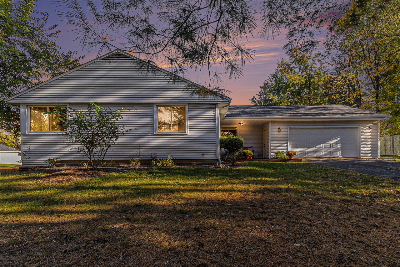 Homes for sale in Kalamazoo, MI | 5350 Crimson Ln, Kalamazoo, MI 49009 | MLS# 70502237