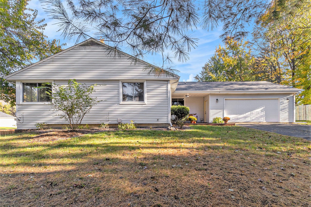 Homes for sale in Kalamazoo, MI | 5350 Crimson Ln, Kalamazoo, MI 49009 | MLS# 70502237