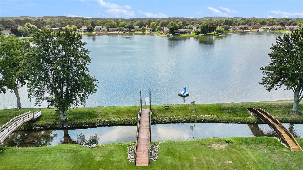 Homes for sale in Jenison, MI | 950 Brentwood St, Jenison, MI 49428 | MLS# 70502270