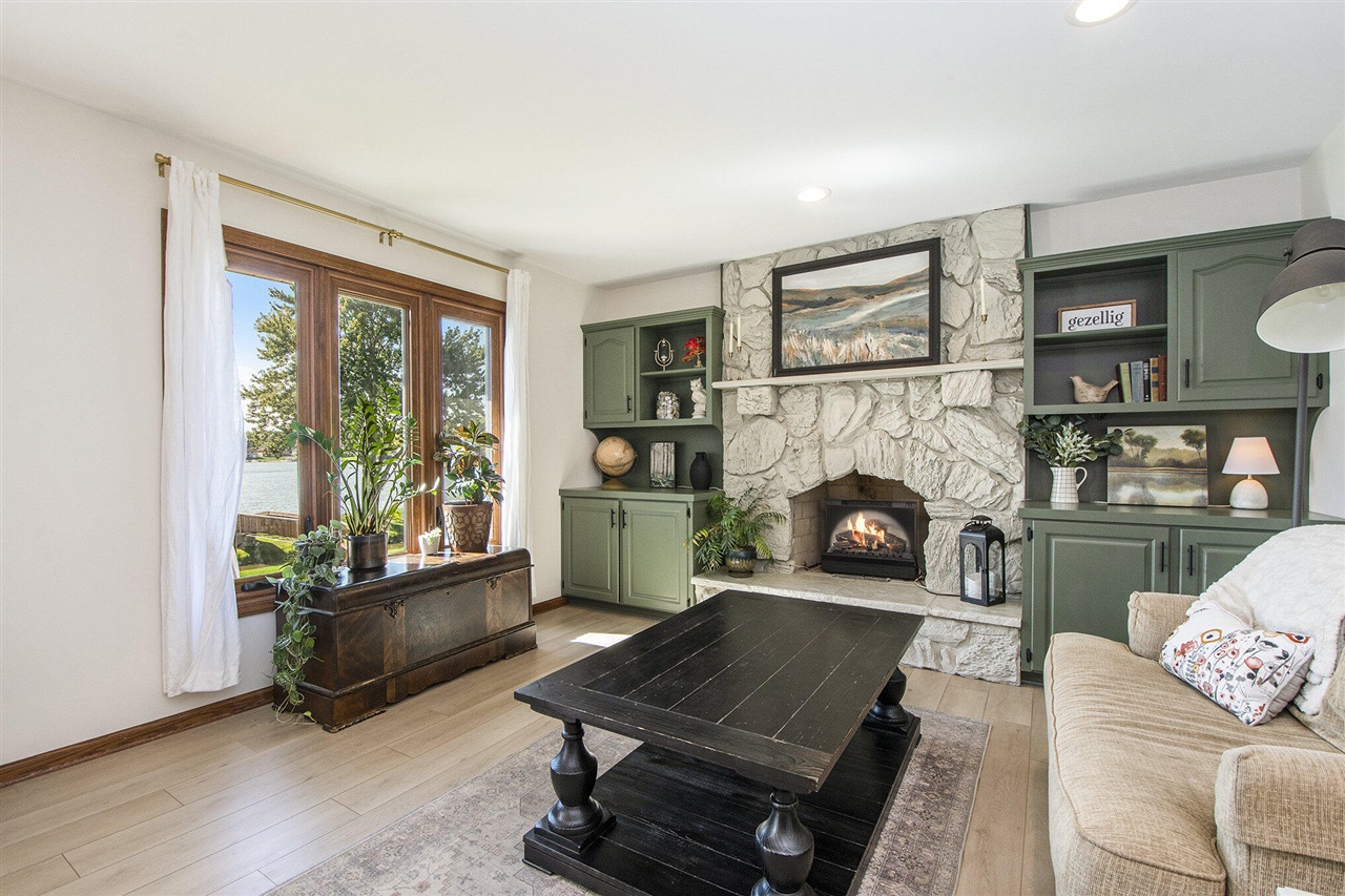 Homes for sale in Jenison, MI | 950 Brentwood St, Jenison, MI 49428 | MLS# 70502270