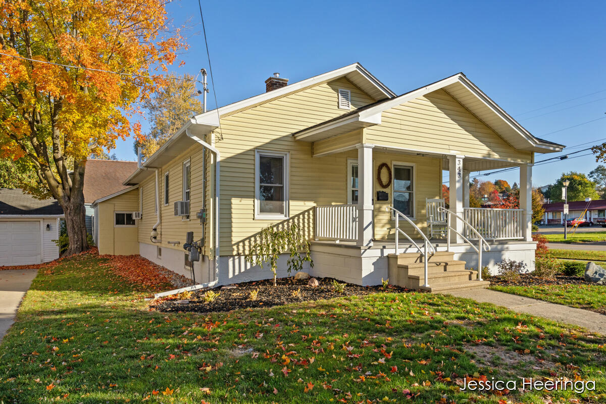 Homes for sale in Rockford, MI | 343 Lewis St, Rockford, MI 49341 | MLS# 70502289