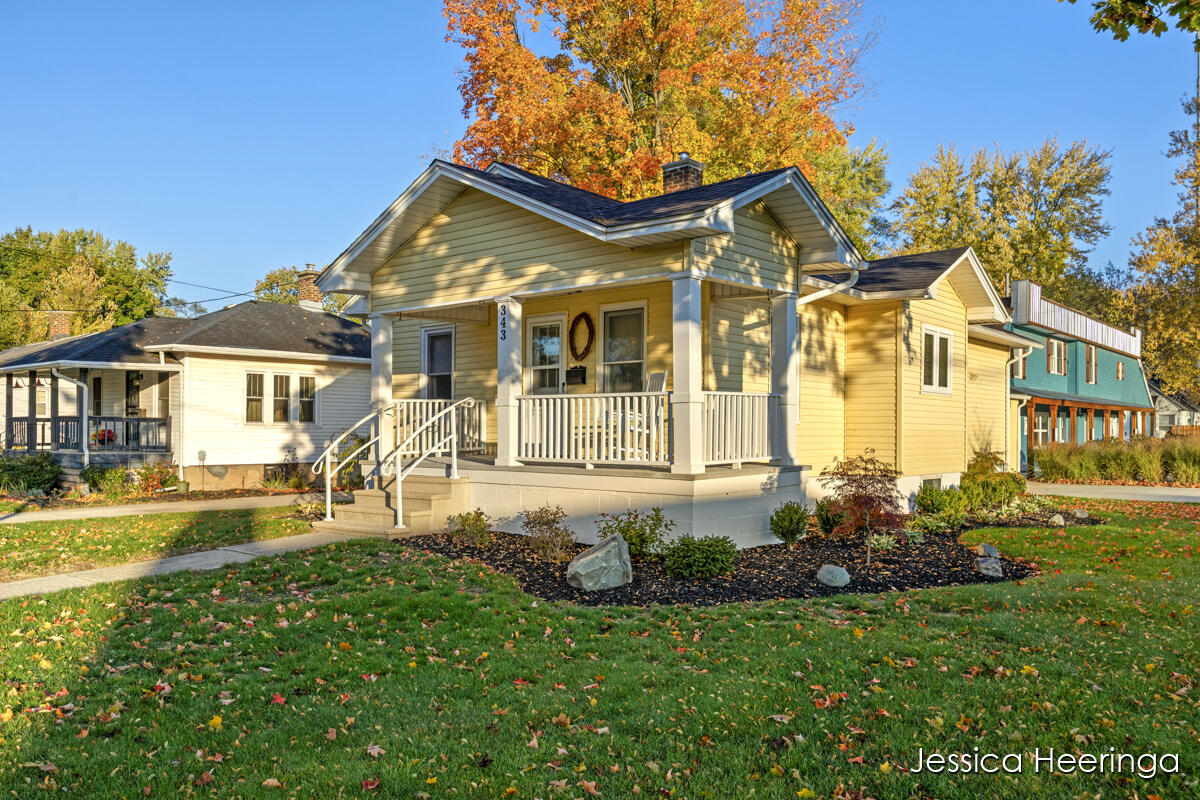 Homes for sale in Rockford, MI | 343 Lewis St, Rockford, MI 49341 | MLS# 70502289