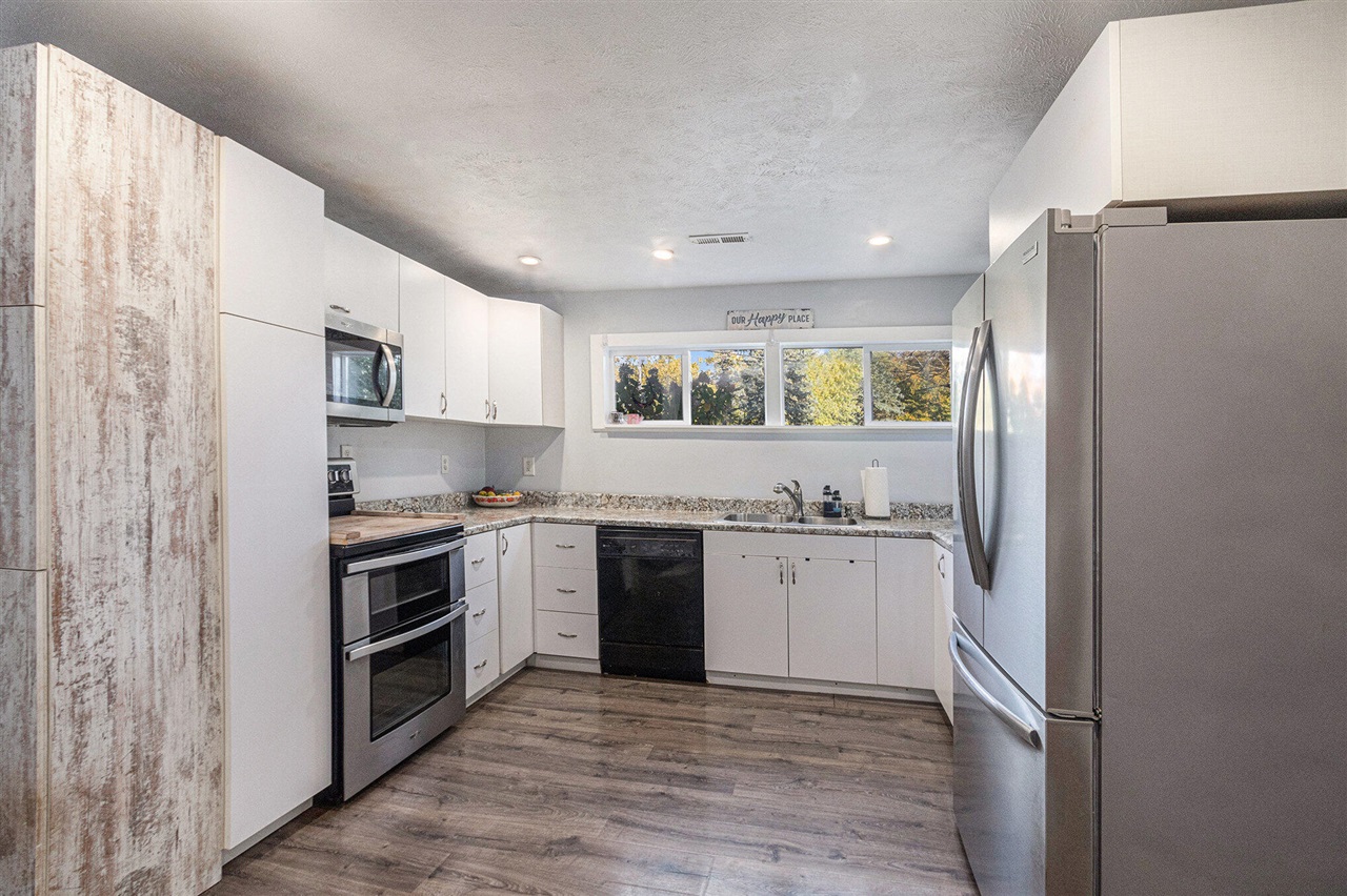 Homes for sale in Holland, MI | 702 Butternut Dr, Holland, MI 49424 | MLS# 70502317