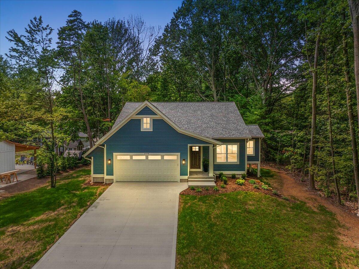 Homes for sale in Holland, MI | 3439 Hollywood Dr, Holland, MI 49424 | MLS# 70502381