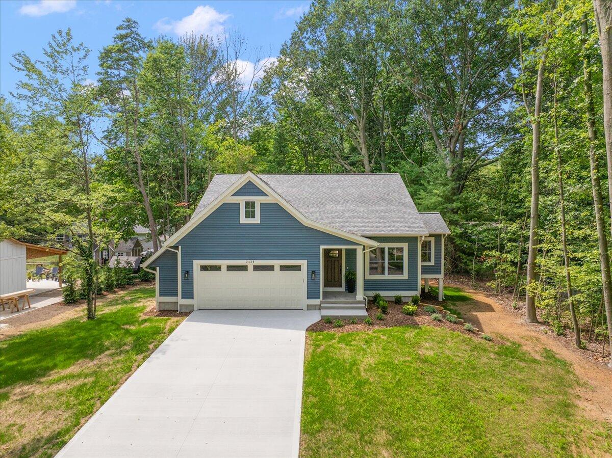 Homes for sale in Holland, MI | 3439 Hollywood Dr, Holland, MI 49424 | MLS# 70502381