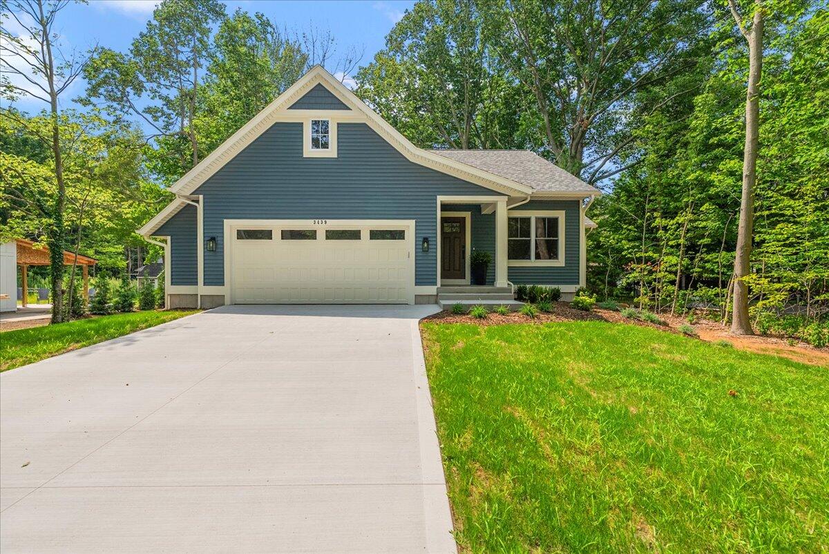 Homes for sale in Holland, MI | 3439 Hollywood Dr, Holland, MI 49424 | MLS# 70502381