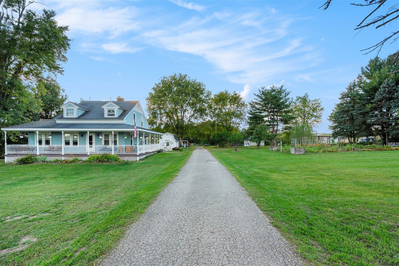 Homes for sale in Paw Paw, MI | 38480 N M 40 Hwy, Paw Paw, MI 49079 | MLS# 70502385