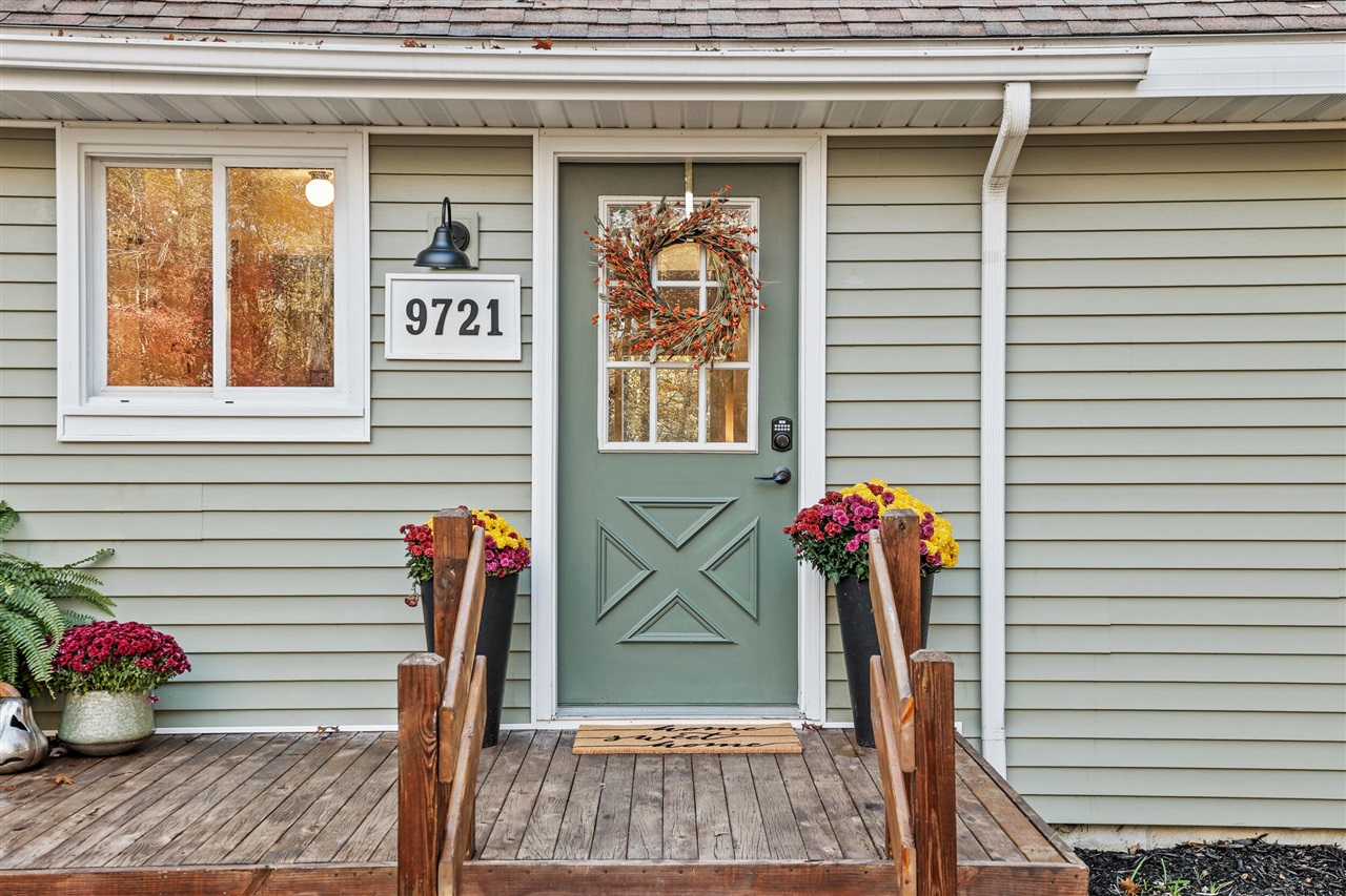 Homes for sale in Canadian Lakes, MI | 9721 Willow Rd, Canadian Lakes, MI 49346 | MLS# 70502436