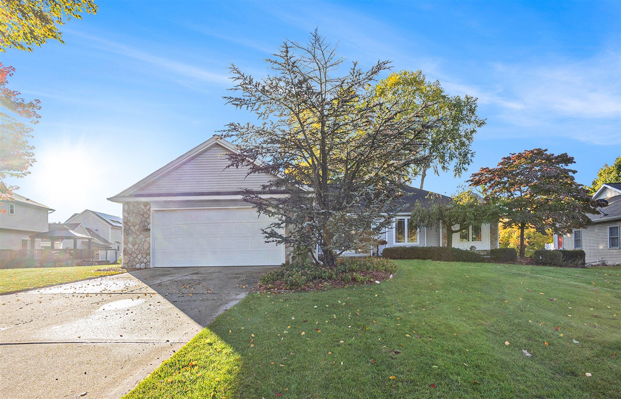 Homes for sale in Hudsonville, MI | 3544 Nobb Hill Dr, Hudsonville, MI 49426 | MLS# 70502447