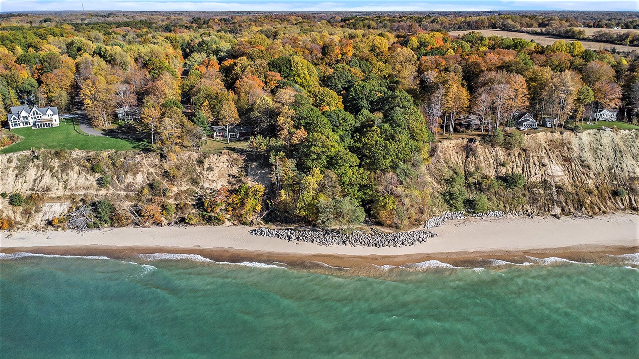 Homes for sale in South Haven, MI | 1021 Orchard Ave, South Haven, MI 49090 | MLS# 70502559