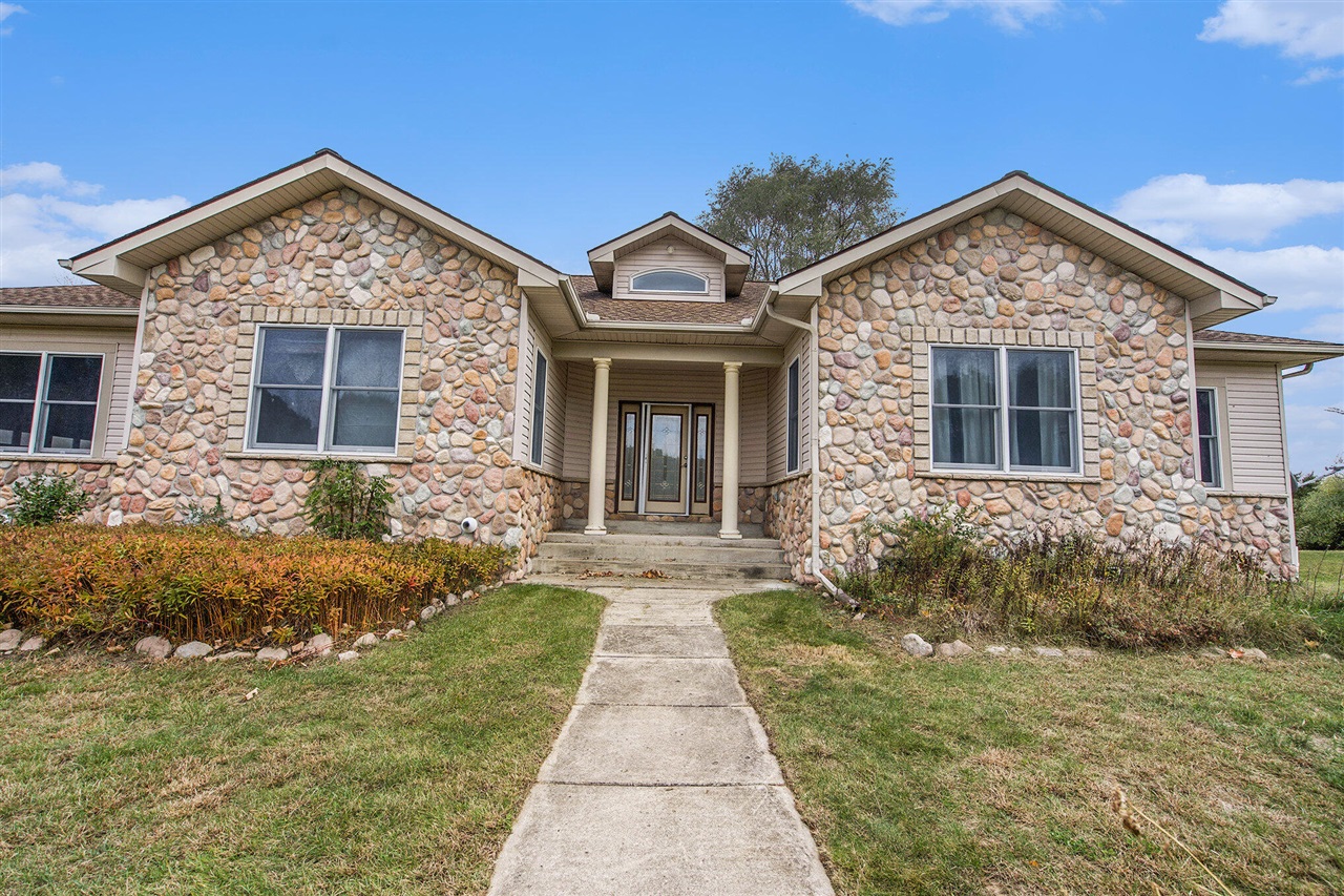 Homes for sale in Gregory, MI | 13677 Unadilla Rd, Gregory, MI 48137 | MLS# 70502578