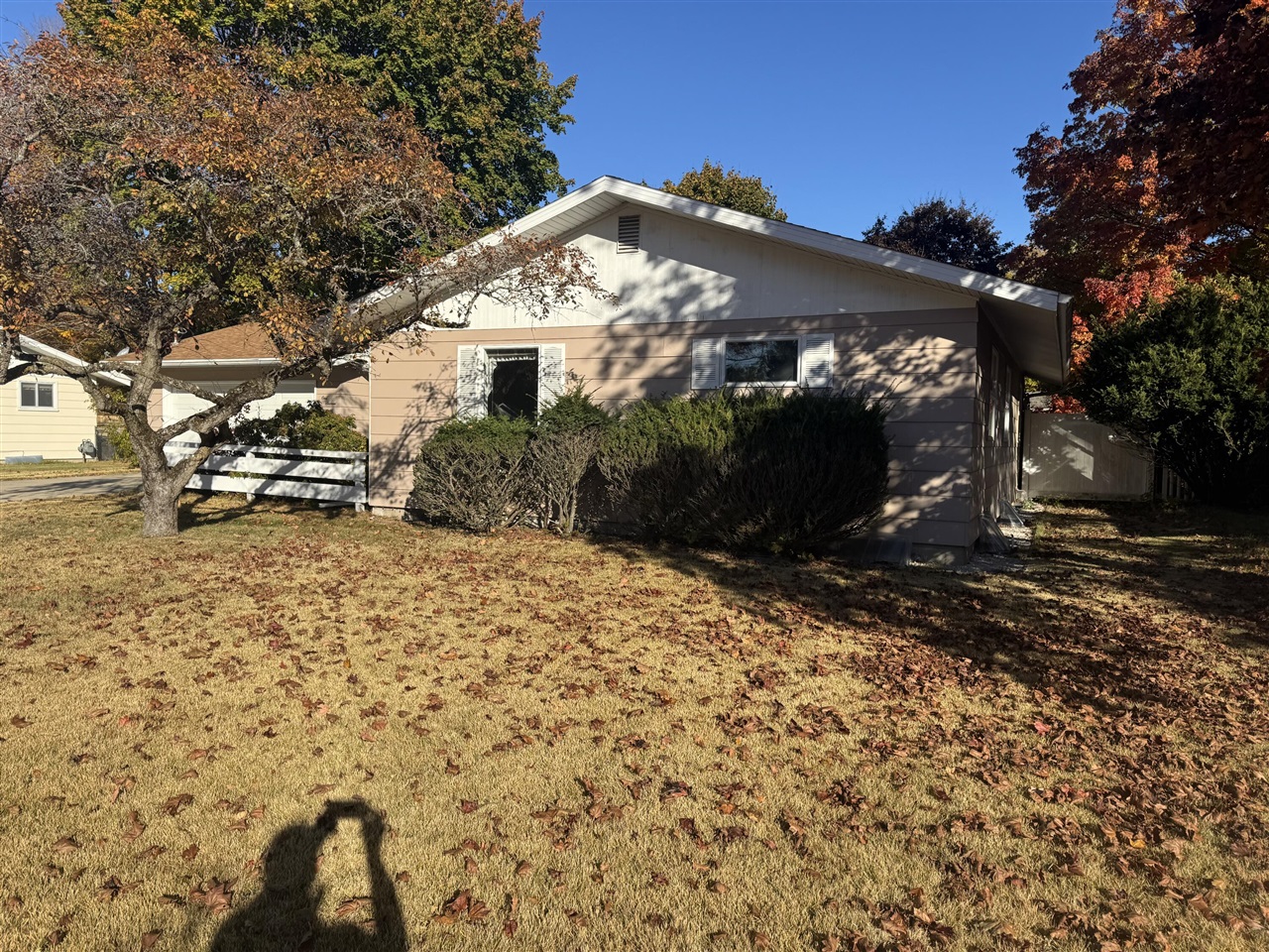 Homes for sale in Whitehall, MI | 116 Pinecrest Rd, Whitehall, MI 49461 | MLS# 70502580