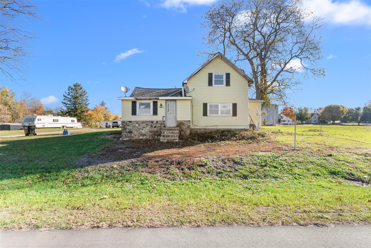 Homes for sale in Montgomery, MI | 219 N Hayward St, Montgomery, MI 49255 | MLS# 70502592