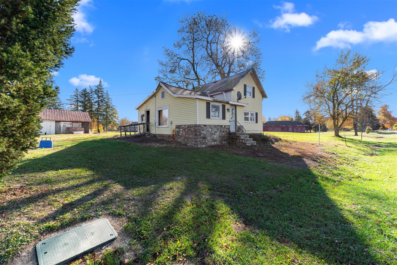 Homes for sale in Montgomery, MI | 219 N Hayward St, Montgomery, MI 49255 | MLS# 70502592