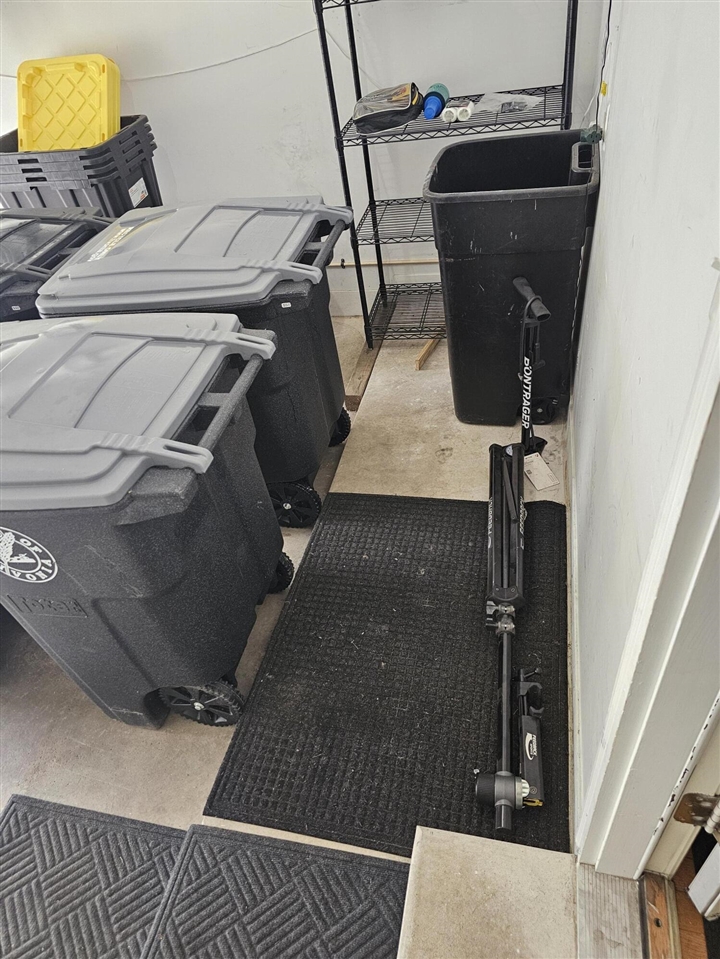 Homes for sale in Livonia, MI | 9073 Newport Way Way, Livonia, MI 48150 | MLS# 70502625